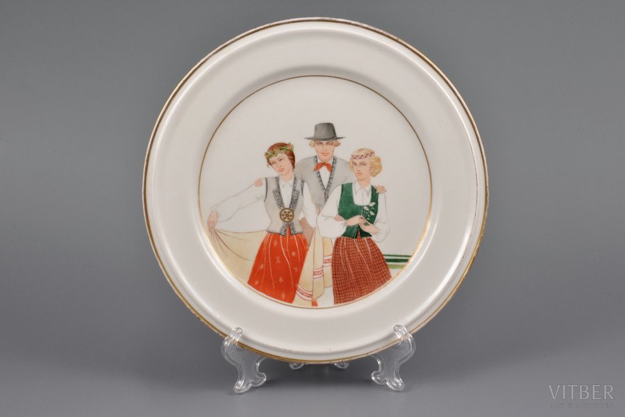 decorative plate, Traditional motif, porcelain, sculpture's work, M.S. Kuznetsov manufactory, handpainted by Nadezda Boiko, Latvia, 1933-1936, Ø 20 cm