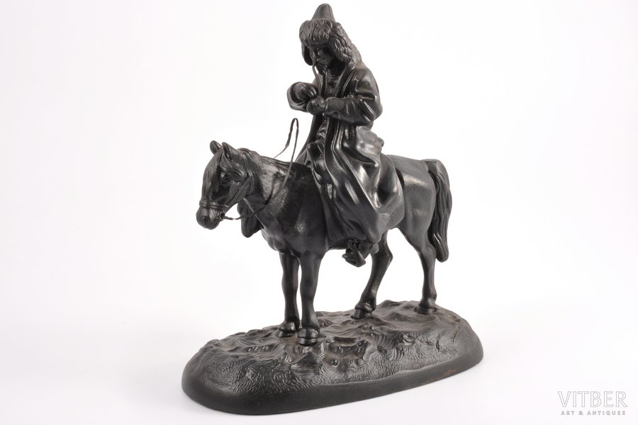 figurālā kompozīcija, Kirgīzs uz zirga, čuguns, 20.3 x 18 x 9.1 cm, svars 1595 g., Krievijas impērija, Kusa, 20. gs. sākums
