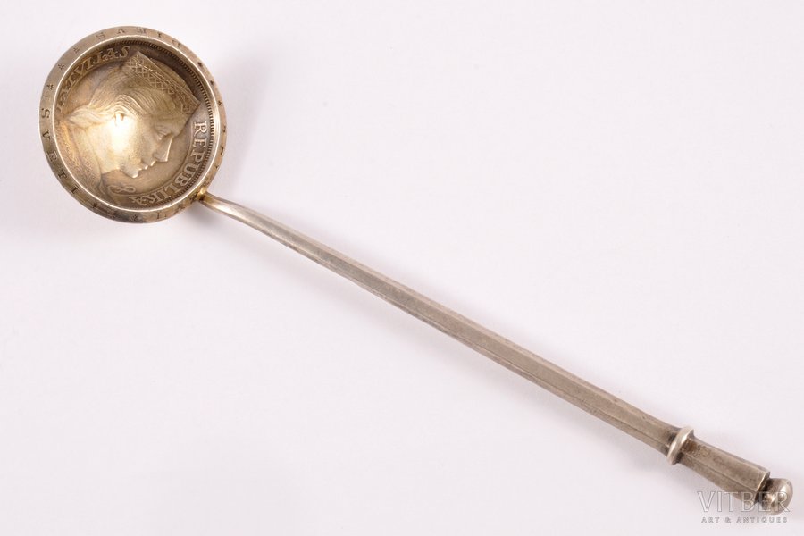чайная ложка, серебро, из 5-латовой монеты (1931), 875 проба, 40.90 г, 14.4 см, 30-е годы 20го века, Латвия