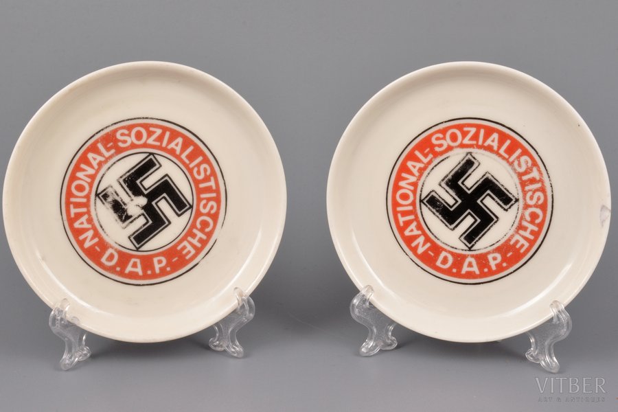 apakštasīšu pāris, Trešais Reihs, NSDAP, Ø 9.1 cm, 9.1 cm, Vācija, 20 gs. 40tie gadi, nošķēlums uz vienas no apakštasītēm