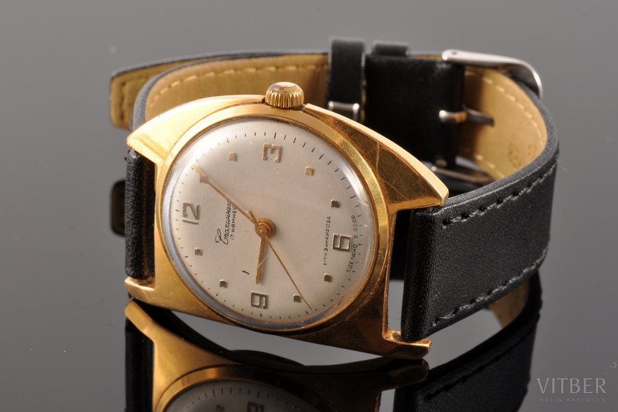 wristwatch, rare type, "Stolychniye", USSR, the 60-70ies of 20th cent., gold plated, (wristlet) 22 cm, (dial corpus) 27 mm, working well