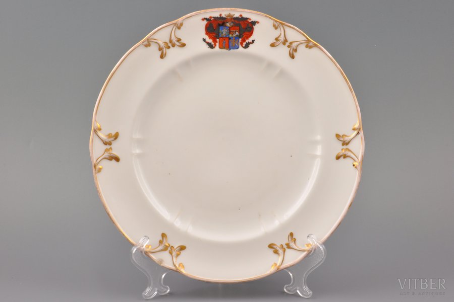 plate, coat of arms of the noble Orlov family, porcelain, A. Popov manufactory, Russia, the middle of the 19th cent., Ø 25 cm, little chip