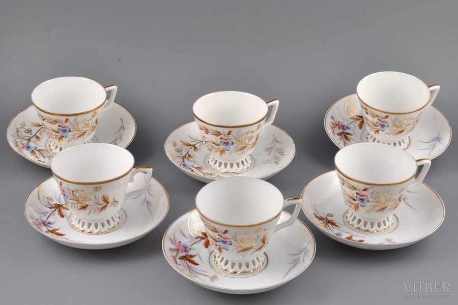 6 tējas pāru komplekts, rokas gleznojums, porcelāns, M.S. Kuzņecova rupnīca, Rīga (Latvija), 1872-1887 g., Ø (apakštasīte) 14.3 cm, h (tasīte) 6.9 cm