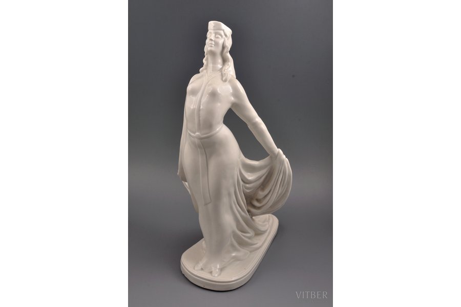 figurine, Queen Tamar, porcelain, Riga (Latvia), USSR, sculpture's work, Riga porcelain factory, molder - Abesolom Baramidze, the 60ies of 20th cent., 37 cm