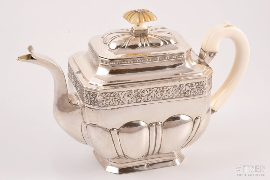 чайник, серебро, детали из слоновой кости, 84 проба, 524.70 г, 15 x 22.5 x 9 см, 1838 г., Москва, Российская империя