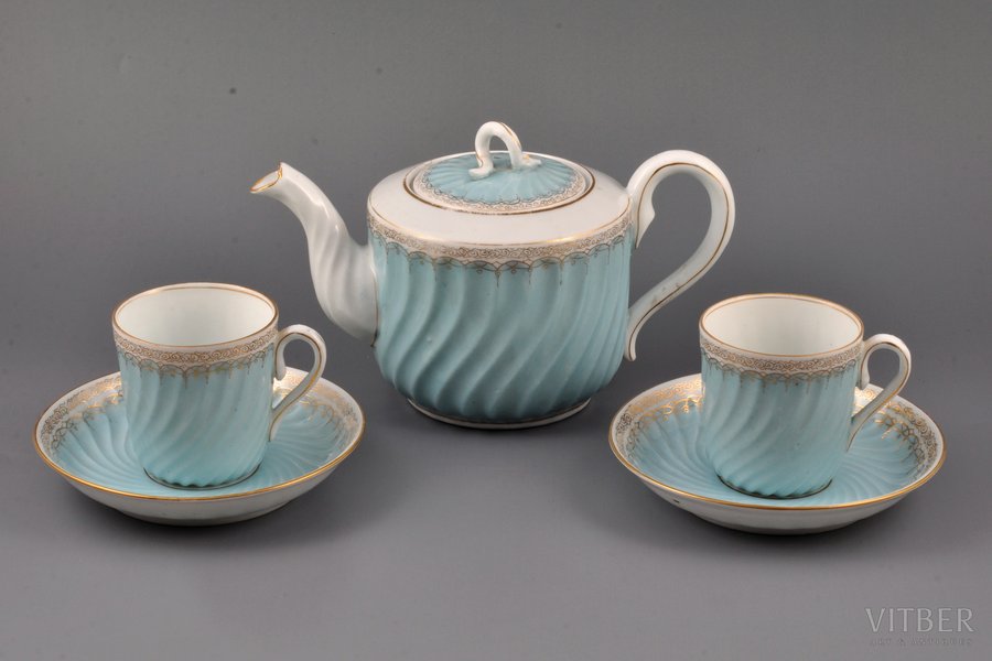 service, teapot and 2 tea pairs, porcelain, M.S. Kuznetsov manufactory, Riga (Latvia), Russia, 1864-1880, h (teapot) 13 cm, h (cup) 7 cm, Ø (plate) 14 cm