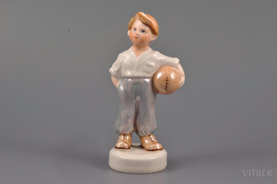 figurine, Football player, porcelain, Riga (Latvia), USSR, Riga porcelain factory, molder - Zina Ulste, the 50ies of 20th cent., h = 12.1 cm, first grade