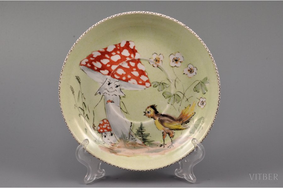 decorative plate, "Chicken and Toadstools" (hand-painted), porcelain, sculpture's work, handpainted by H. Duks, Riga (Latvia), USSR, 1971, Ø 13.7 cm