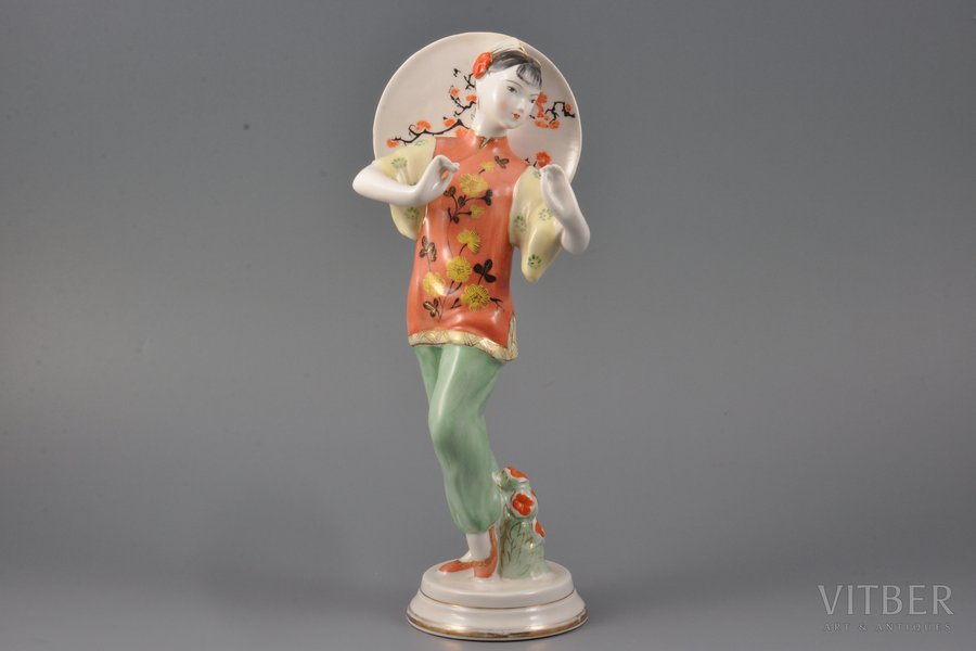 figurine, Chinese Girl with Umbrella, porcelain, USSR, Dmitrov Porcelain Factory (Verbilki), molder - O.Artamonova, the 50-60ies of 20th cent., 27.5 cm, second grade, left hand and umbrella restoration