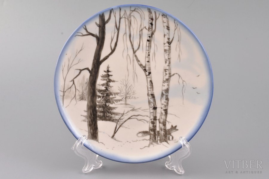декоративная тарелка, "Зимний лес", фарфор, авторская работа, автор росписи - Айя Мурниеце, Рига (Латвия), 1991 г., Ø 15.3 см