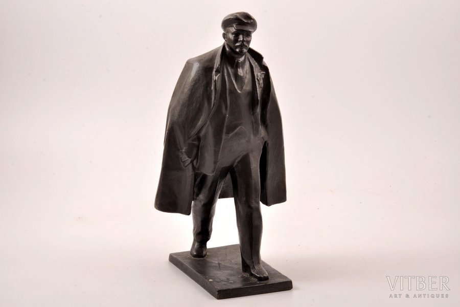 figurine, V. Lenin, 24 cm, wei...