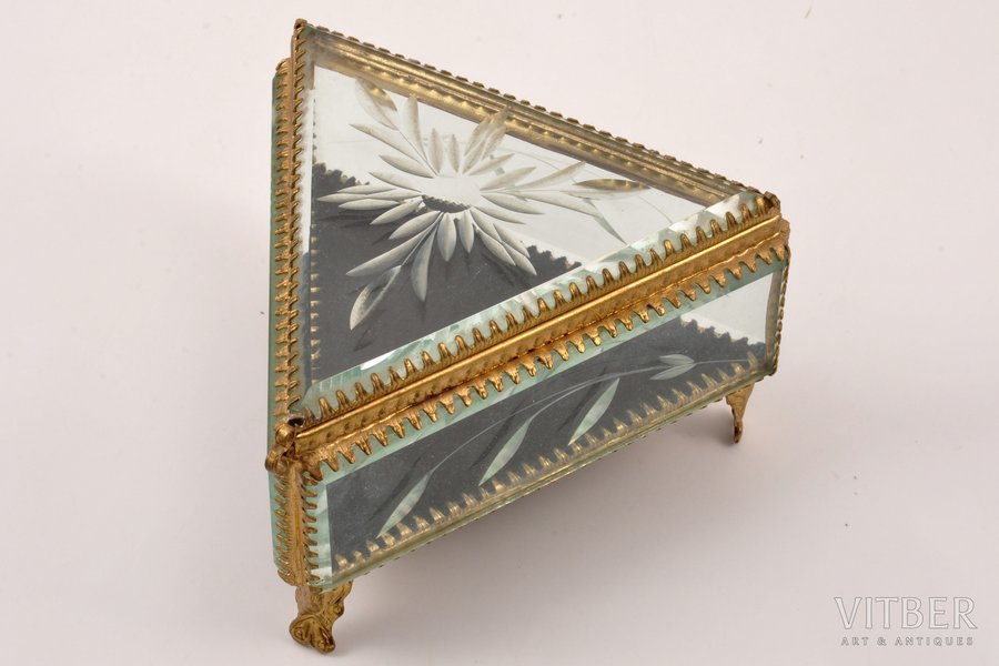 шкатулка, стекло, конец 19-го века, 11 x 12 x 7.8 см