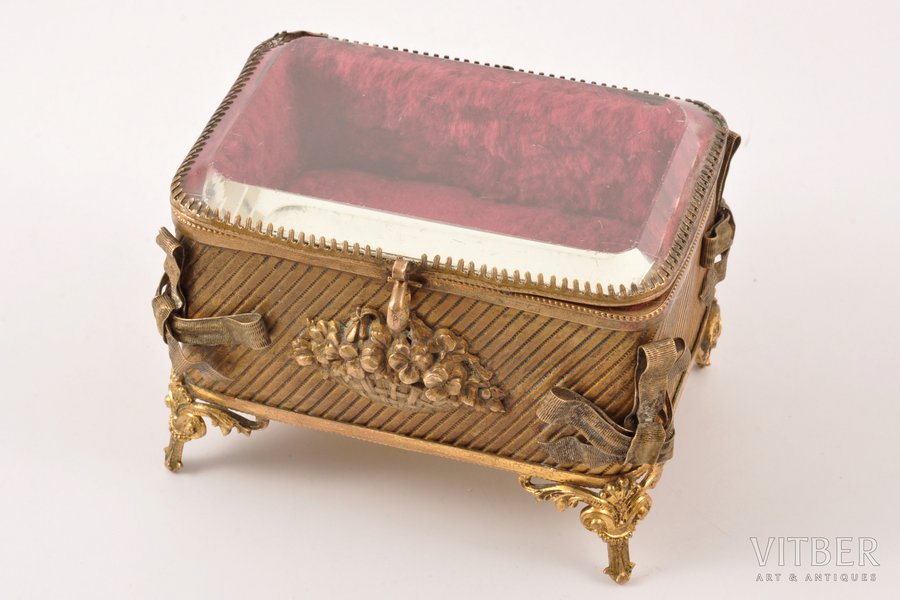 case, metal, glass, the end of the 19th century, 10.3 x 7 x 7.3 cm