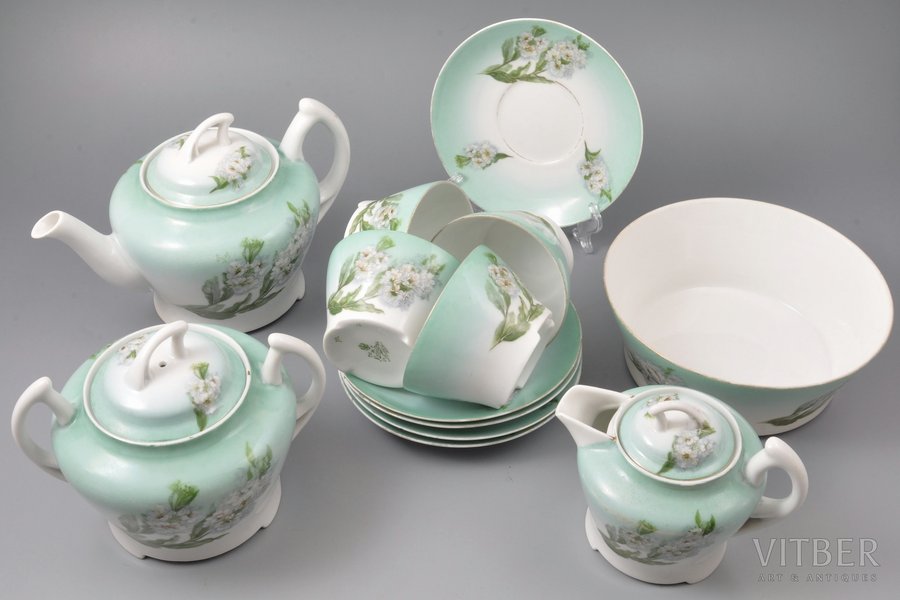 service: candy-bowl, cream jug, sugar-bowl, teapot, 4 small cups, 5 cup plates, porcelain, M. S. Kuznetsov's fellowship in Moscow, Russia, the border of the 19th and the 20th centuries, h (teapot) 13 cm, h (sugar-bowl) 12.5 cm, h (cream jug) 10.5 cm, h (cup) 5 cm, Ø (cup plate) 14.2 cm, Ø (candy-bowl) 16.5 cm