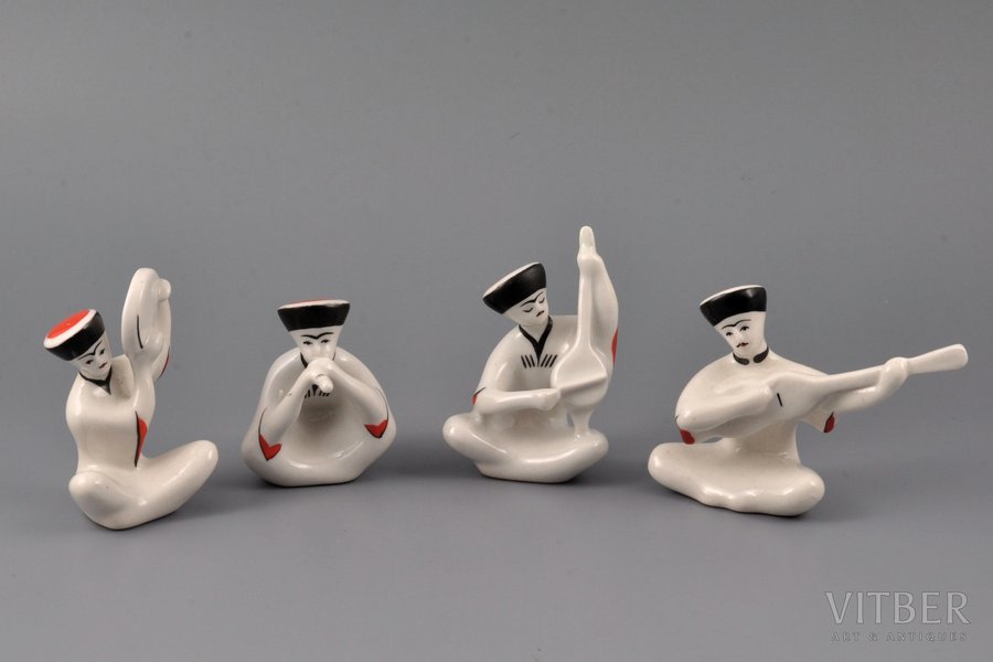 statuete, Kvartets, porcelāns, PSRS, Kislovodskas porcelāna rūpnīca, 20 gs. 60tie gadi, 8.5 - 6.5 cm, otrā šķira