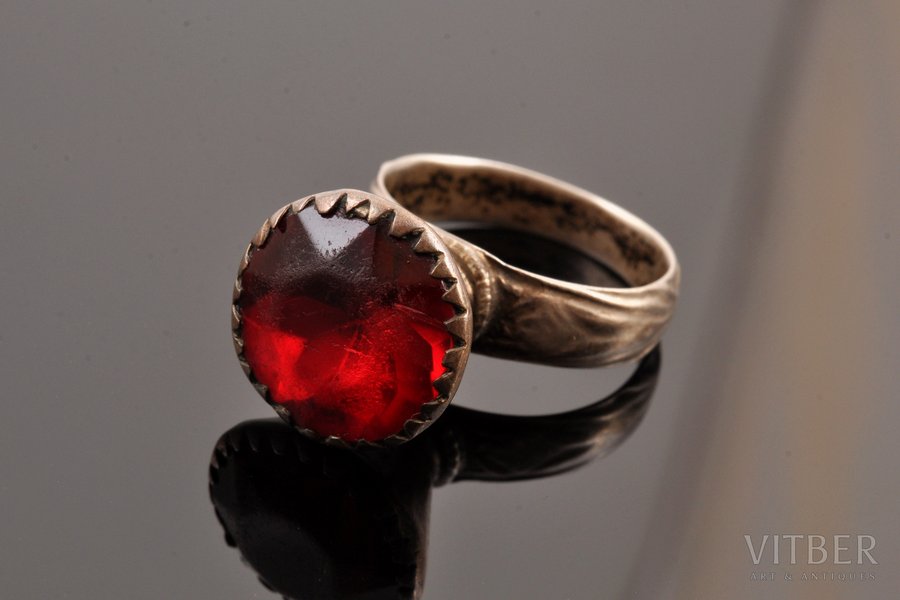 a ring, silver, glass, 6.50 g., the size of the ring 18, Europe