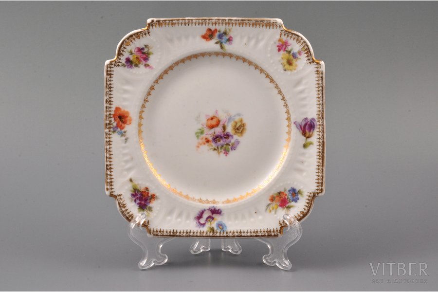plate, porcelain, Gardner porcelain factory, Russia, the end of the 19th century, 15 x 15 cm