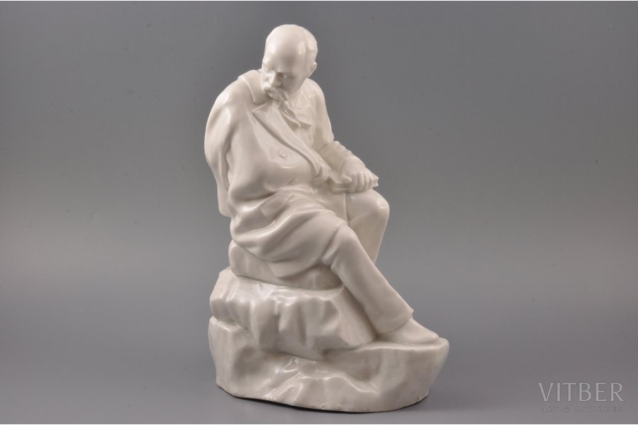 figurine, Taras Shevchenko, porcelain, Riga (Latvia), sculpture's work, the 50ies of 20th cent., h 29.3 cm