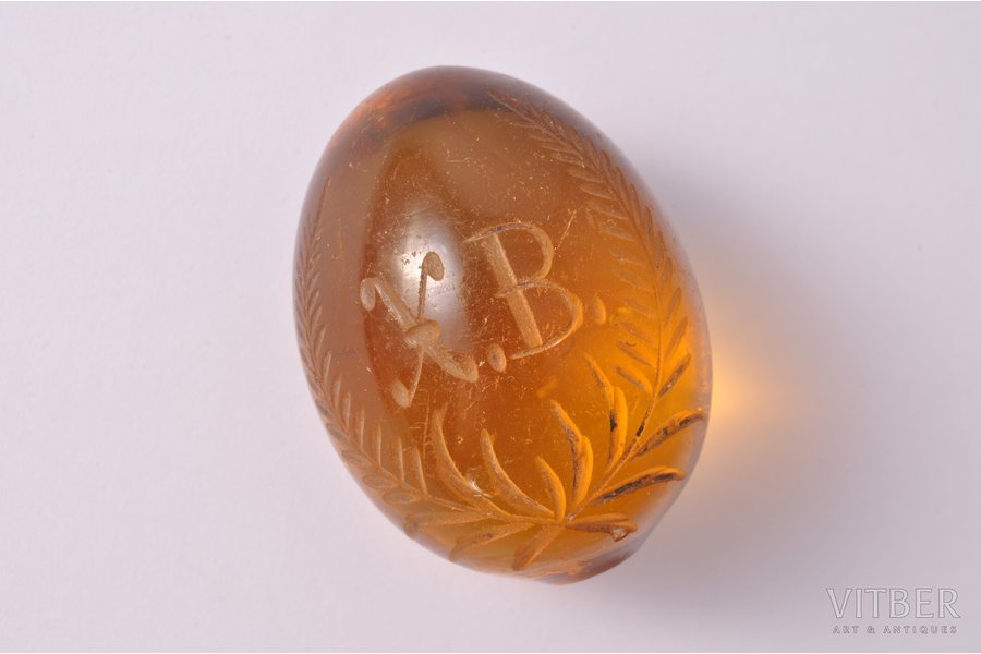 Easter egg, "Christ is Risen!", the beginning of the 20th cent., h 4 cm, the glass factory of Iļģuciems (?)