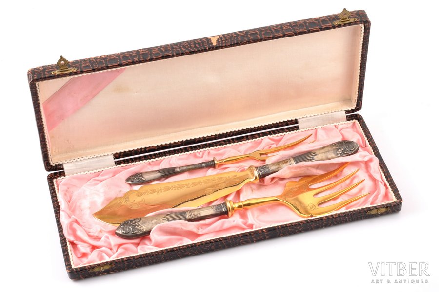 fish serving set, silver, 3 pcs, 875 standard, total weight of items 313.55, gilding, 27.4 / 24.8 / 19.5 cm, the 20-30ties of 20th cent., Latvia, in a box