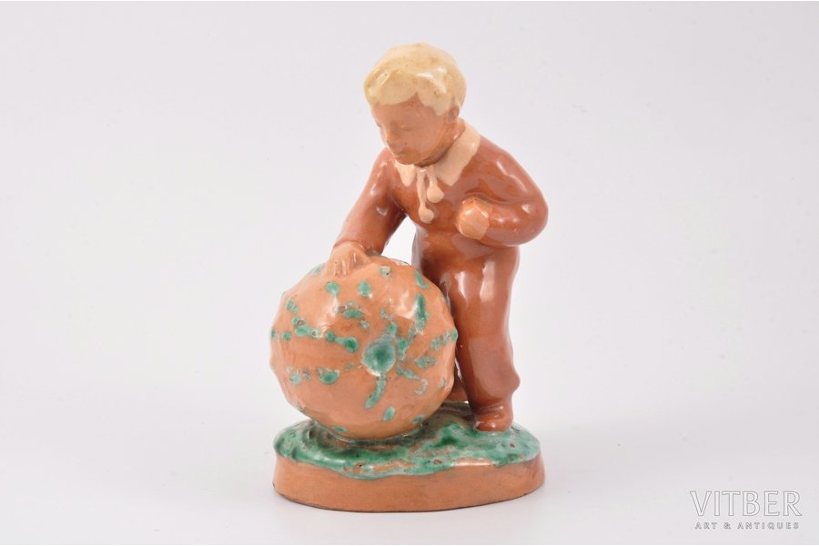 statuete, Zēns ar ķirbi, keramika, Lietuva, PSRS, Kaunas kombināts "Daile", 20 gs. 60tie gadi, 14 cm
