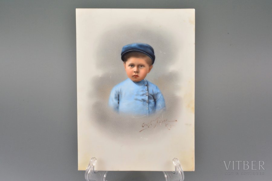 "Портрет мальчика", живопись на молочном стекле, художник Эрнст Аспен, Рига (Латвия), 17.9 x 12.9 см, небольшие сколы на углах