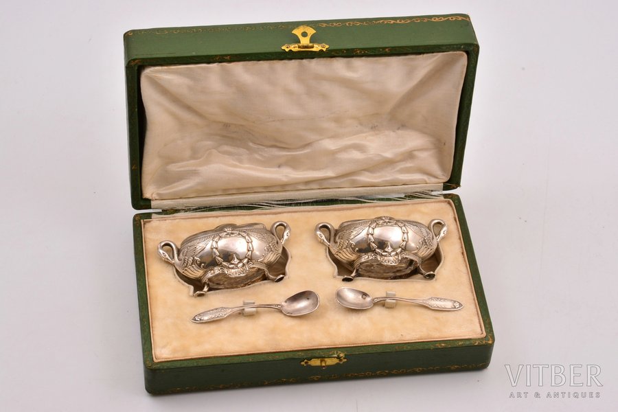 set for spices, silver, 2 salt cellars with glass and 2 spoons, 950 standard, silver weight 39.50, silver stamping, a salt cellar 4.1 x 7.7 x 4.1 cm, a spoon 7.2 cm, France