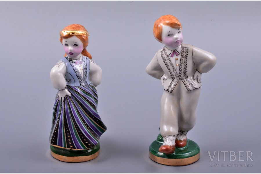 pair of figurines , Folk dance, porcelain, Riga (Latvia), Riga porcelain factory, signed painter's work, handpainted by Antonina Pashkevich, molder - Leja Novozeneca, 13.8 /12.4 cm