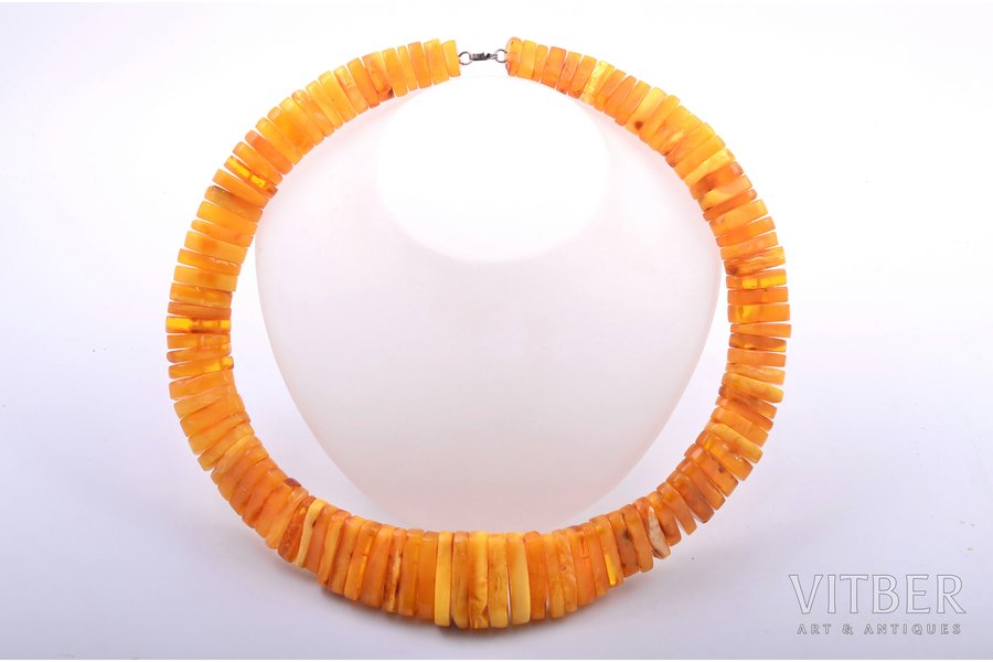 beads, amber, largest stone dimensions 3.5 x 1.6 x 0.6 cm, 159.60 g., the item's dimensions ~58 cm