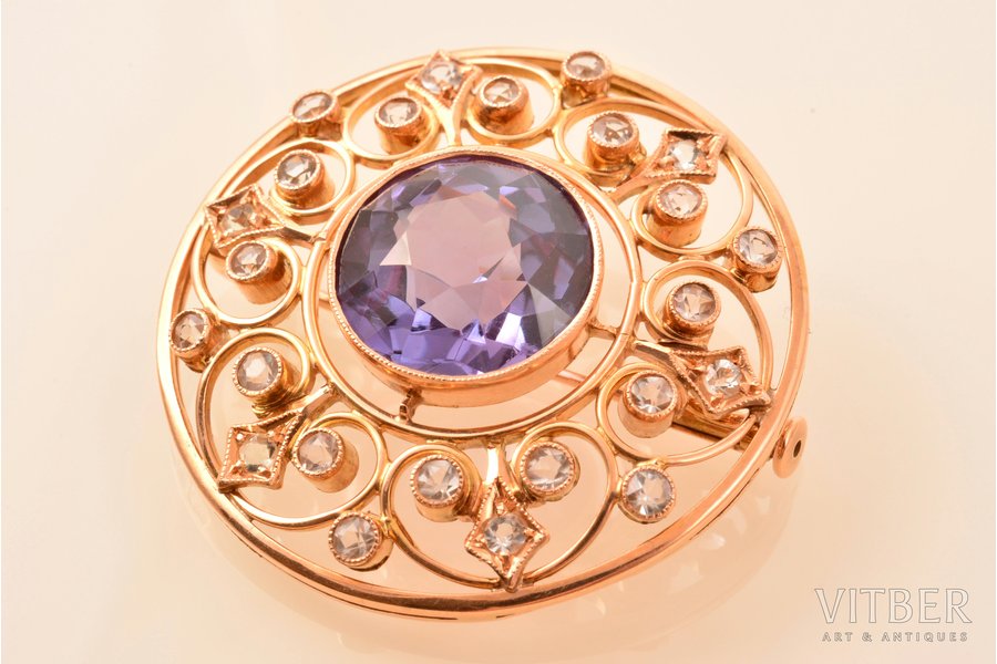 a brooch, gold, 583 standard, 12.35 g., the item's dimensions 3.6 cm, synthetic alexandrite, 1927-1954, USSR