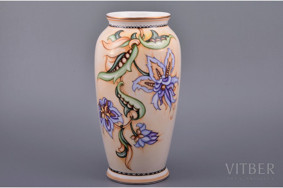 vase, flowers, porcelain, Riga Ceramics Factory, signed painter's work, handpainted by Mirdza Januza, sketch by Olga Kateneva-Neimane, Riga (Latvia), USSR, 1946, 21.3 cm, Nr. 7/8