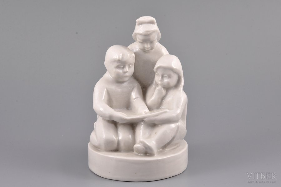 figurine, Children with a book, porcelain, Riga (Latvia), USSR, sculpture's work, molder - Lūcija Otīlija Žurgina, 1960, 13.5 cm