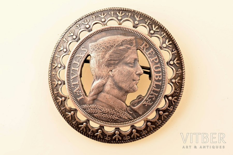 sakta, no 5 latu monētas, sudrabs, 26.95 g., izstrādājuma izmērs Ø 5.05 cm, 20 gs. 20-30tie gadi, Latvija
