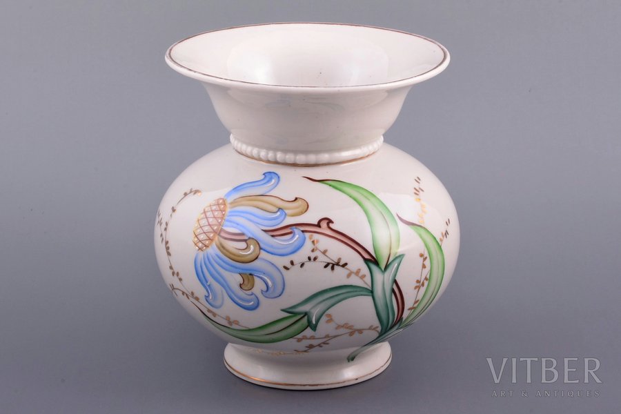 vase, porcelain, Riga Ceramics Factory, signed painter's work, handpainted by Vera Kauriņa, Riga (Latvia), USSR, 1946, h 14.6 cm