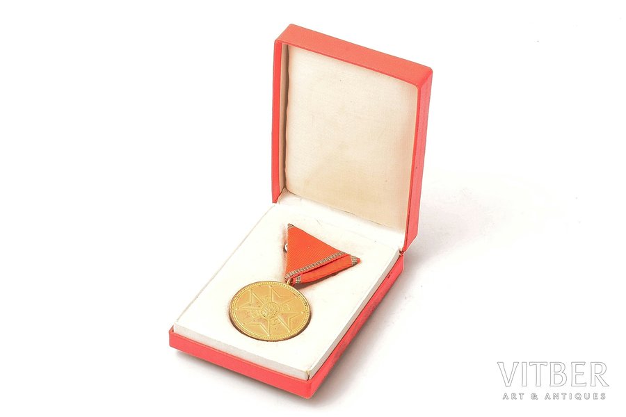 медаль, знак отличия Креста Признания, малого размера, в футляре, 1-я степень, Латвия, 20е-30е годы 20го века, 40.8 x 36.3 мм, 14.85 г, фирма "S. Bercs", 875 проба