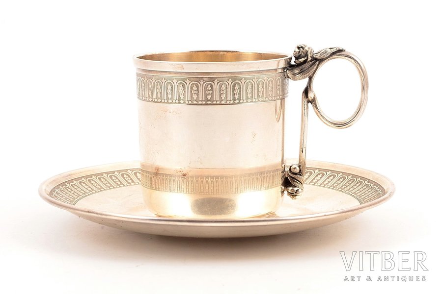 чайная пара, серебро, 950 проба, 154.00 г, золочение, Ø (блюдце) 13.5 см, h (чашка с ручкой) 6.8 см, De Louvencourt Jules, 1881 г., Франция