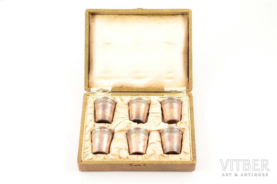set, silver, 6 little glasses, 950 standard, 68.55 g, Armand Fresnais, 1877-1927, Paris, France, in a box
