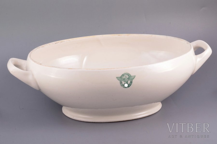 tureen, Third Reich, 37.7 x 23 x 11.2 cm, Riga Ceramics factory, Latvia, Germany, the 40ies of 20th cent.