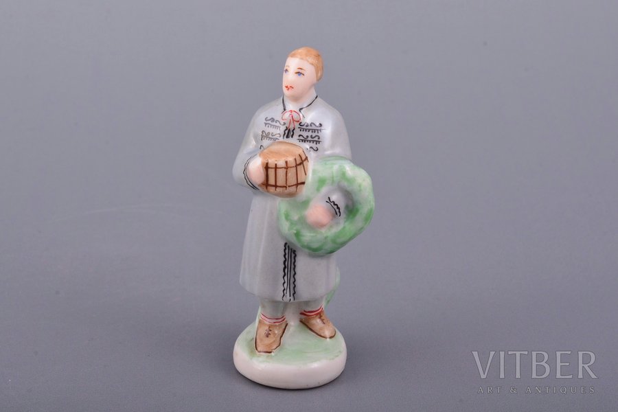 figurine, Celebrating Ligo, porcelain, Riga (Latvia), USSR, Riga porcelain factory, molder - Aina Mellupe, the 50ies of 20th cent., 6.4 cm, top grade