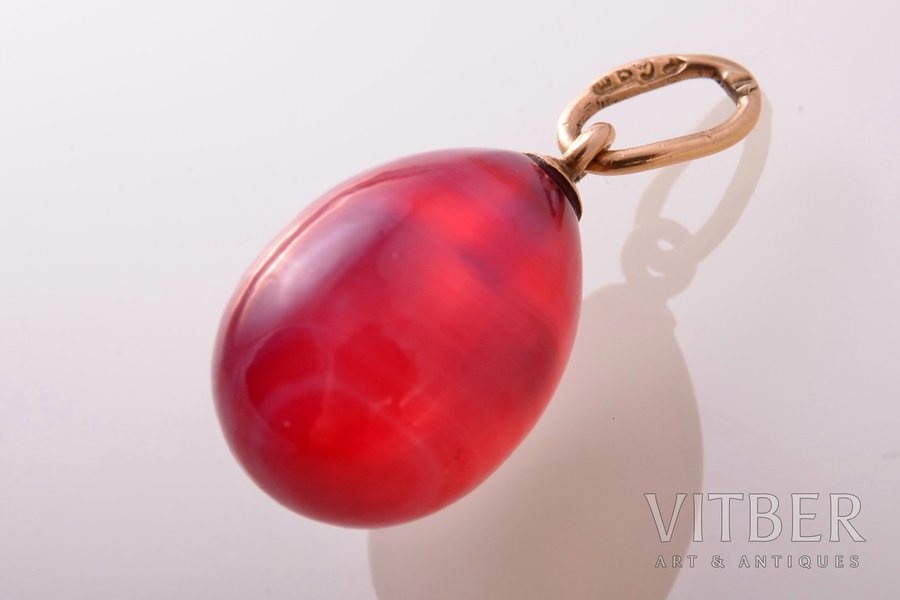 pendant, egg-shaped, synthetic ruby, gold, 56 standard, 1.46 g., the item's dimensions 1.5 x 0.9 cm, Russia