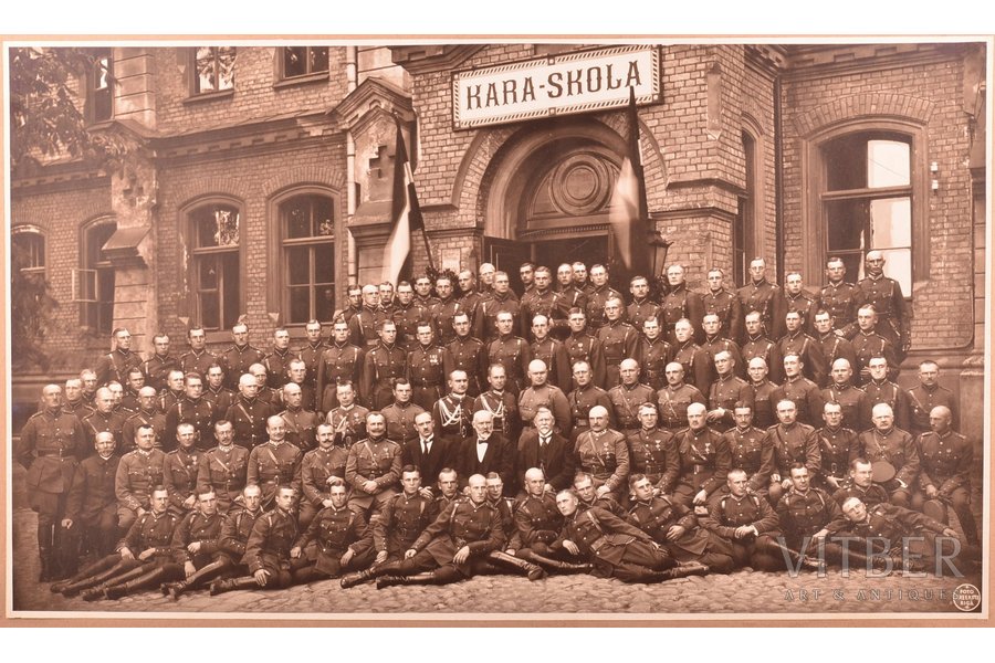 фотография, выпуск военной школы (до 1927 г.), Рига, Латвия, 20-30е годы 20-го века, 29.4 x 49.1 см, на картоне