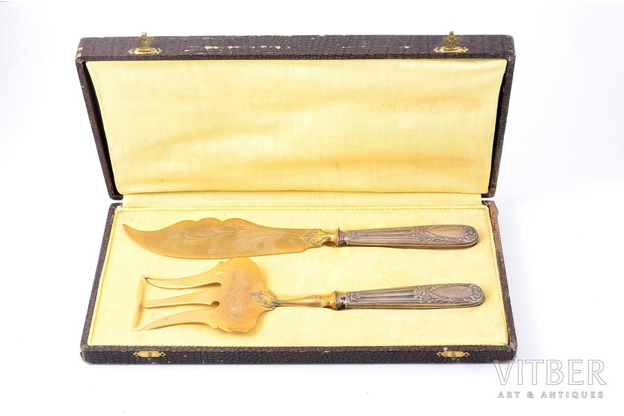 flatware set, silver, 2 pcs., 950 standard, (total weight of items) 229.20, engraving, gilding, metal, 28.9, 26.1 cm, France, with a box