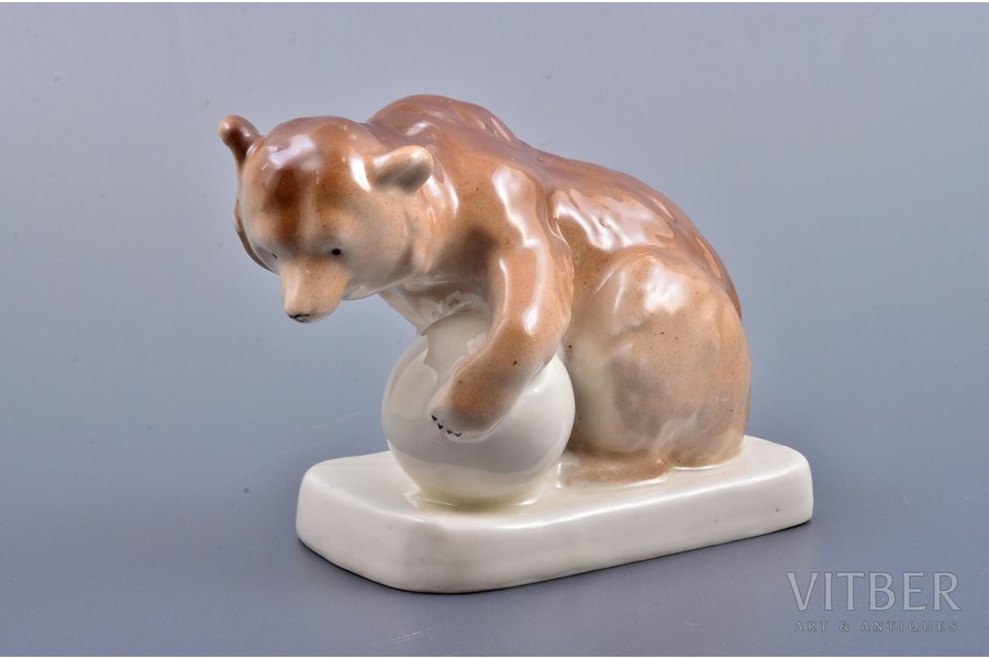 figurine, Circus Bear, porcelain, Riga (Latvia), USSR, Riga porcelain factory, 1953-1962, 9 cm, first grade