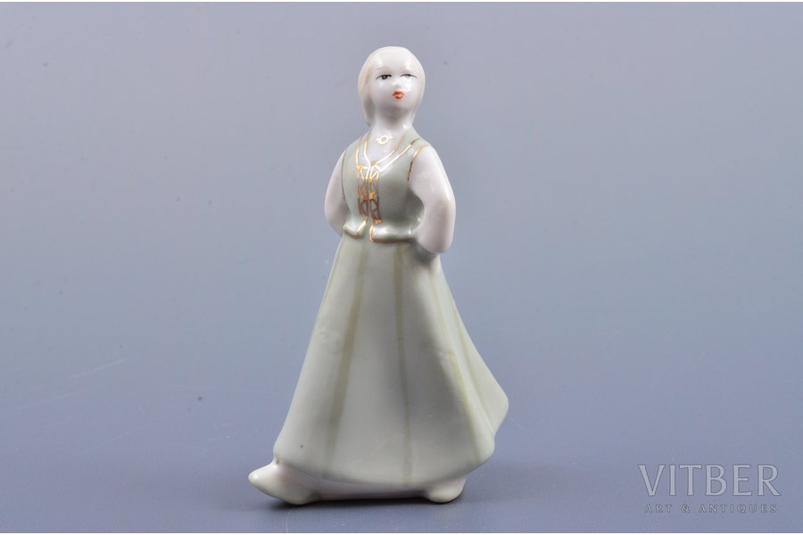figurine, Folk dance (a Girl), porcelain, Riga (Latvia), Riga porcelain factory, molder - Beatrice Karklina, 1953-1962, 8.5 cm, first grade