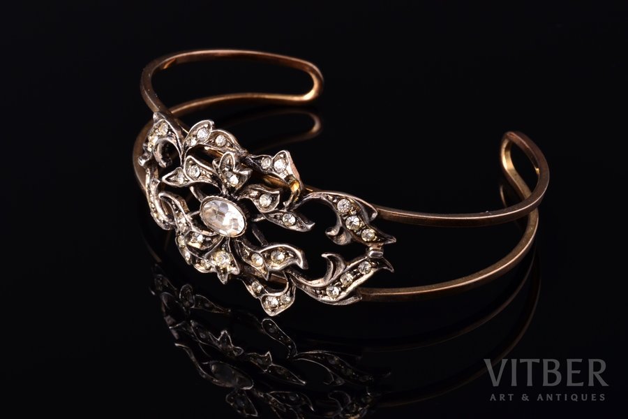 a bracelet, style "Dolce Vita", silver, 800 standard, 14.40 g., the diameter of the bracelet 4.6 x 6.4 cm, Italy