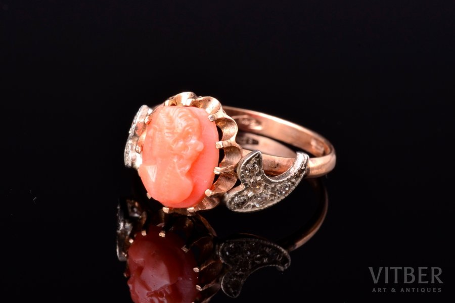 a ring, cameo in coral, gold, 500 standard, 2.55 g., the size of the ring 18, diamonds, Italy