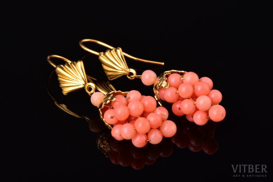earrings, "Bunch of grapes", silver, gilding, 800 standard, 3.25 g., the item's dimensions 3.7 / 4.1 cm, coral, Italy, coral bead diameter 0.35 cm