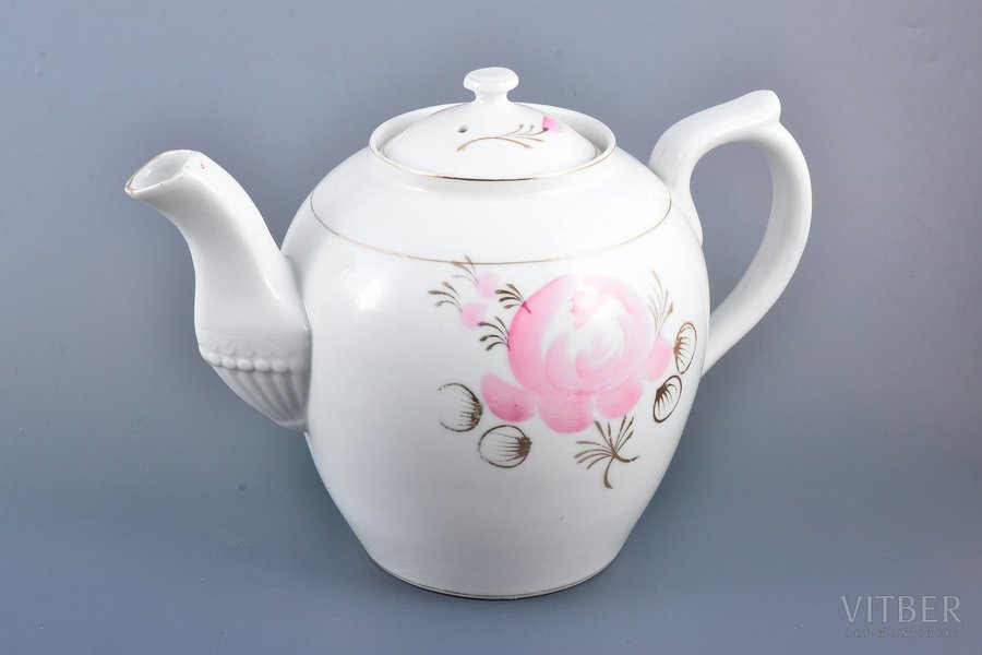 teapot, porcelain, M.S. Kuznetsov manufactory, Riga (Latvia), Russia, the border of the 19th and the 20th centuries, h 19 cm