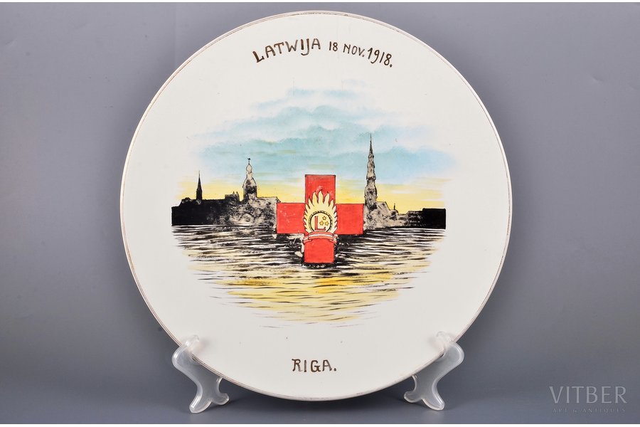 wall plate, In commemoration of the liberation war, (Latvia 18 nov. 1918., Riga.), faience, Villeroy & Boch, Germany, the 20-30ties of 20th cent., Ø 33 cm