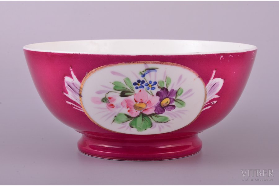 candy-bowl, porcelain, Gardner porcelain factory, hand-painted, Russia, the 2nd half of the 19th cent., Ø 16.6 cm, h 7.5 cm